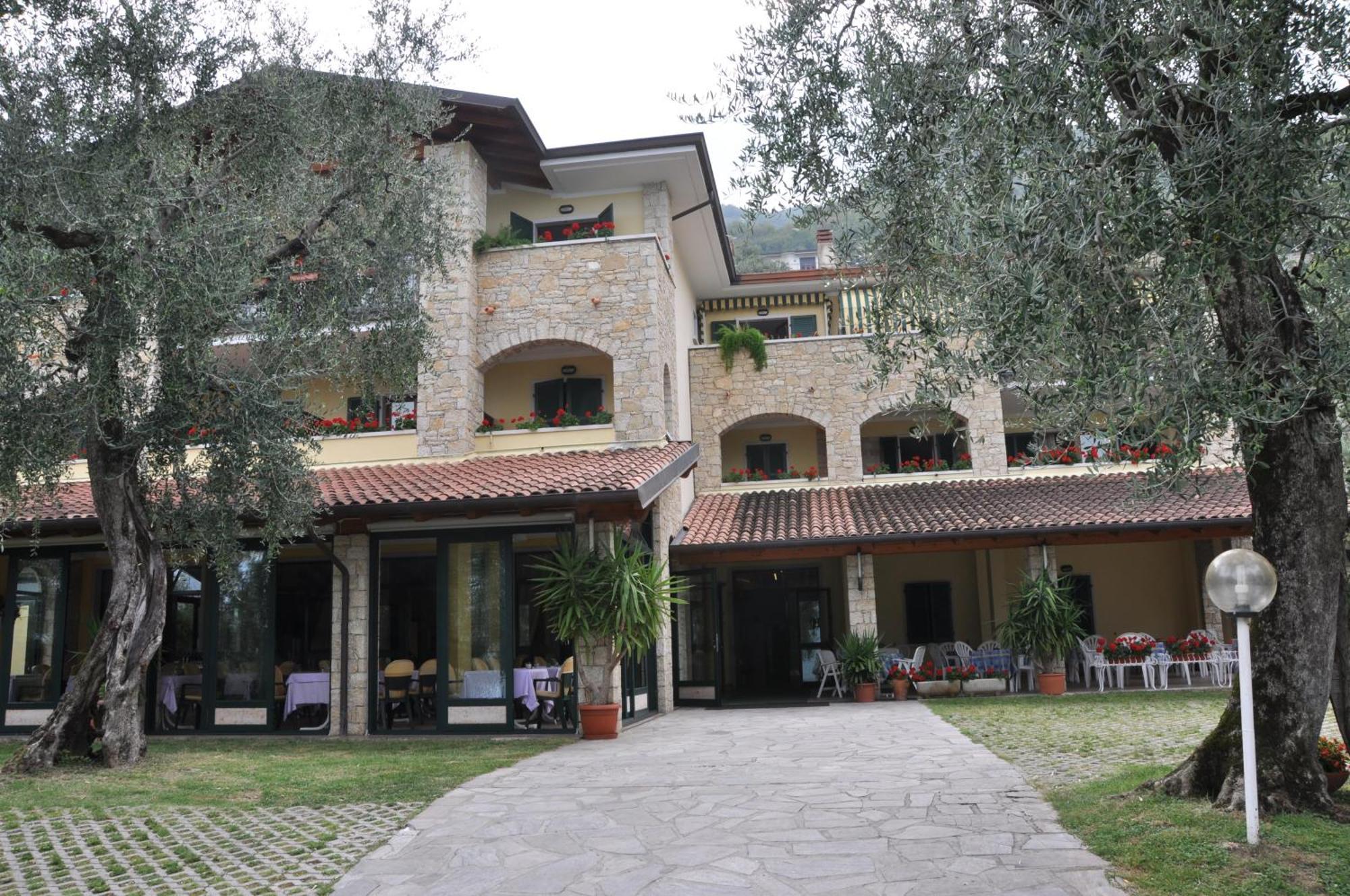 Hotel Veronesi Brenzone sul Garda Exterior foto