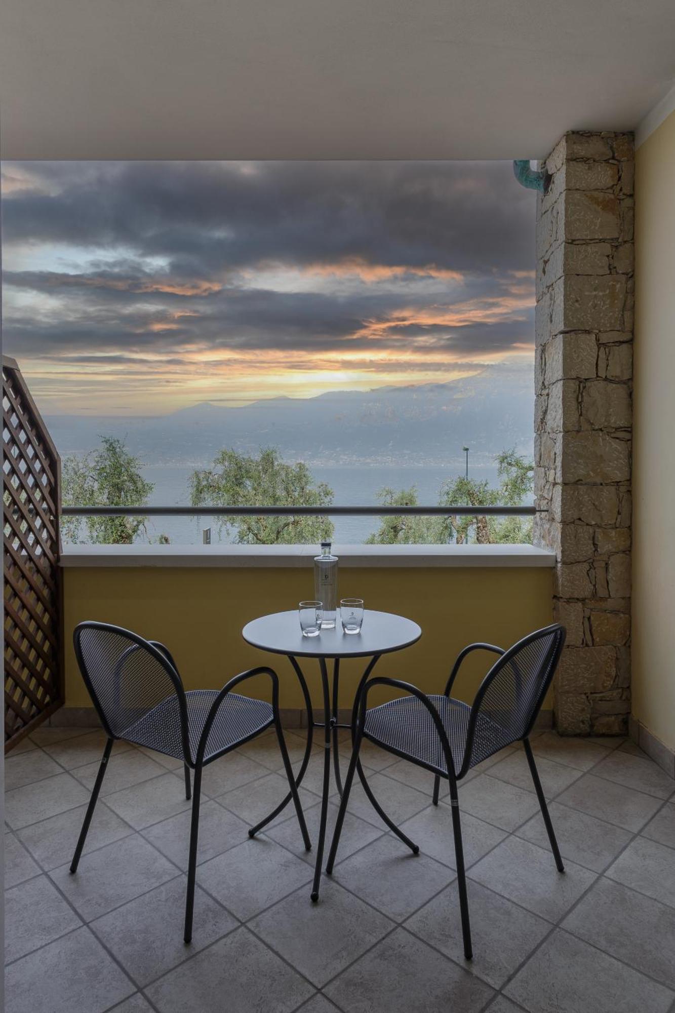 Hotel Veronesi Brenzone sul Garda Exterior foto